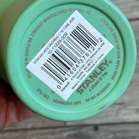 Stanley Green Insulated Water Bottle with Handle - Picture 5 of 5